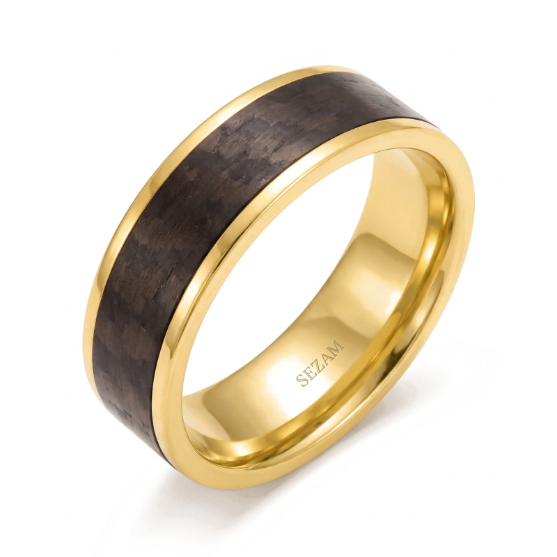 Objevte moderní snubní prsten ze zlata 333 s karbonem (6mm). Elegantní, minimalistický design pro váš jedinečný den. Nakupujte v
